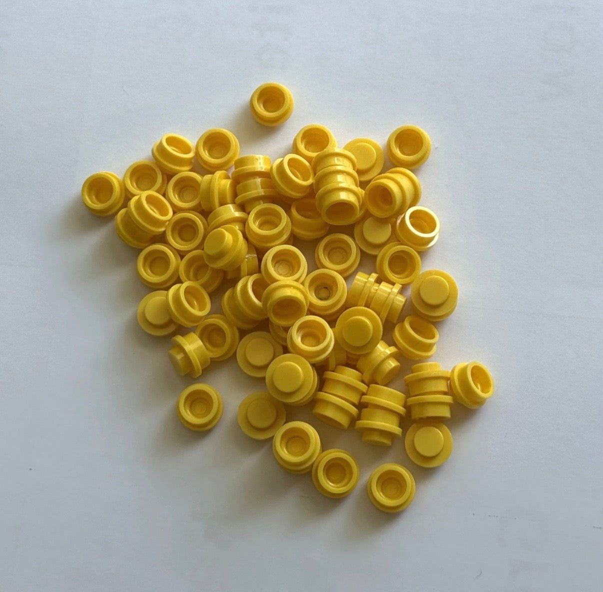 Yellow 4073 1x1 Round Plate Brick – Choose Quantity – LEGO® Compatible Bulk Lot